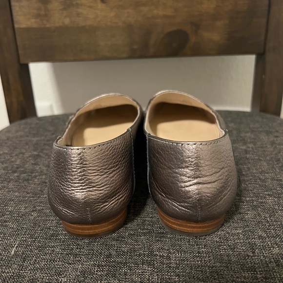 Vince Camuto Miata Loafers Size 6 in Gold - Picture 4 of 4